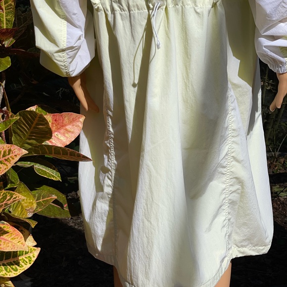 LACOSTE LONG NYLON PARKA BF6210 YELLOW - Picture 8 of 10